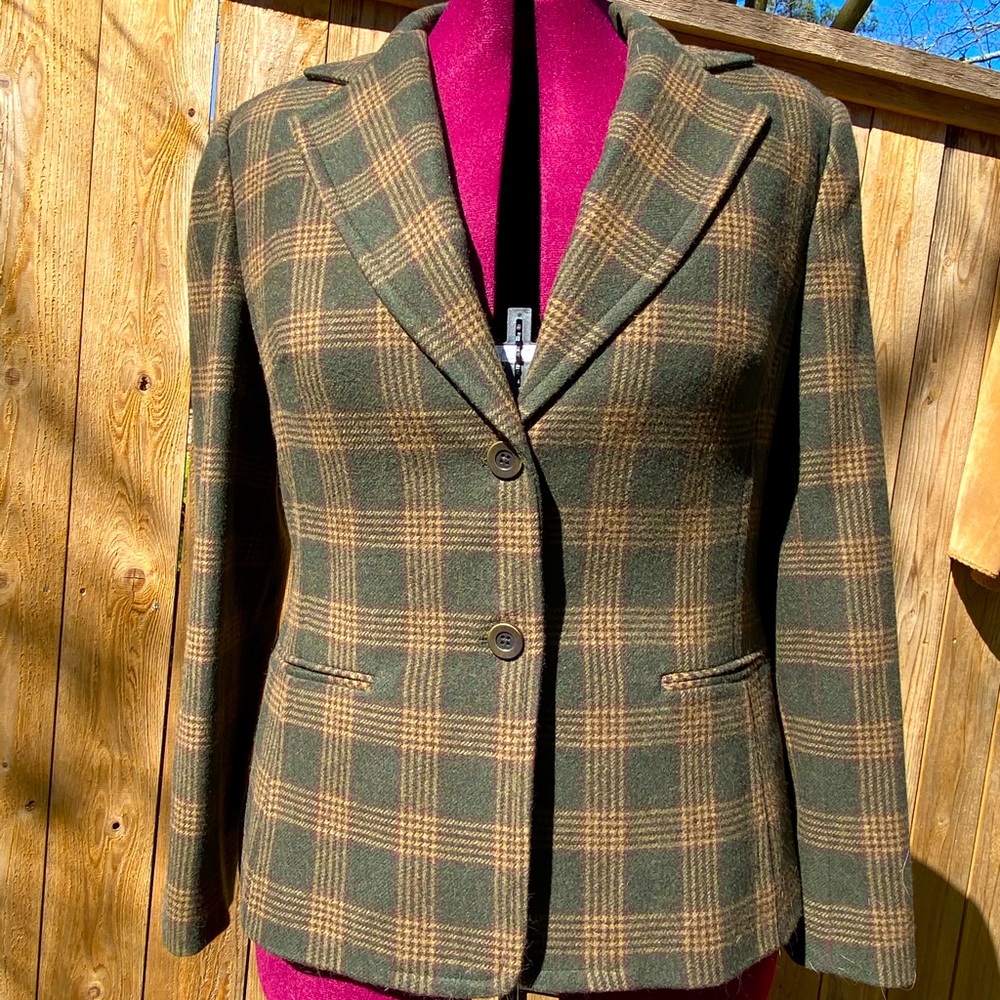 Lovely Talbots plaid wool-blend blazer, size 18.